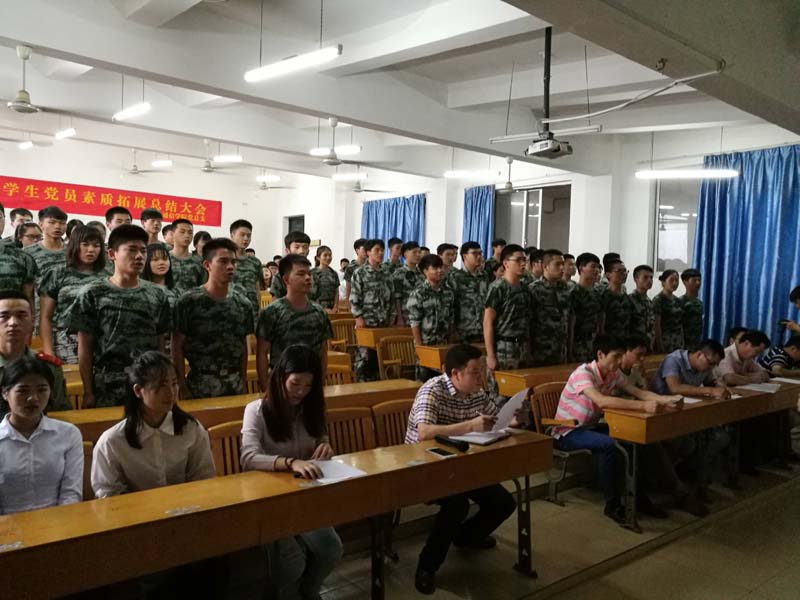 b600003836d302ea6027e164b481ed6e.jpg 物联网专业学生作品参加软件交会.jpg