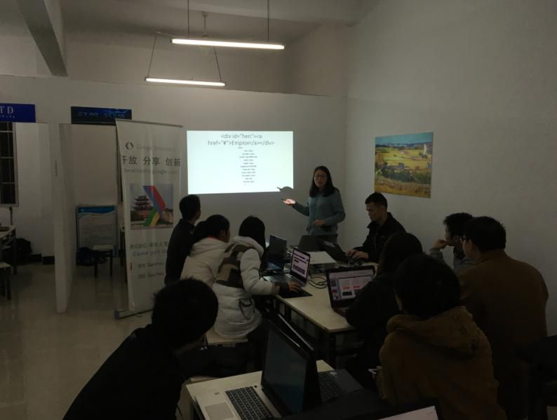 物联网专业学生作品参加软件交会.jpg