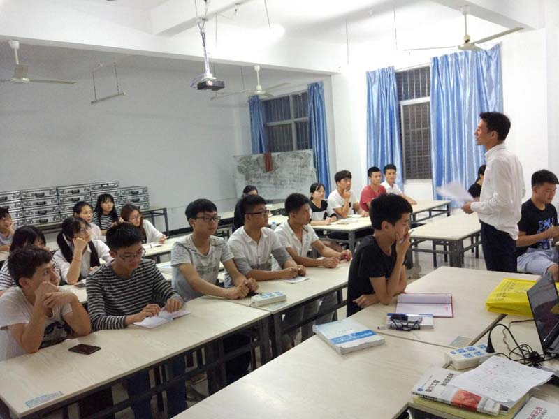 5017a78f7d******945a84cc75ad3b874.jpg 物联网专业学生作品参加软件交会.jpg