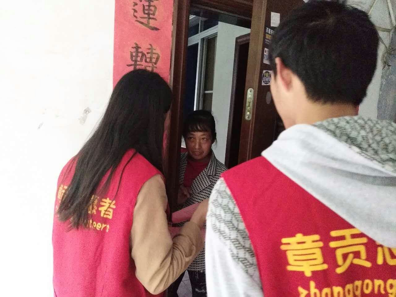 59e4edcaffcc6c9f23ed32aac41d5c4e.jpg 物联网专业学生作品参加软件交会.jpg