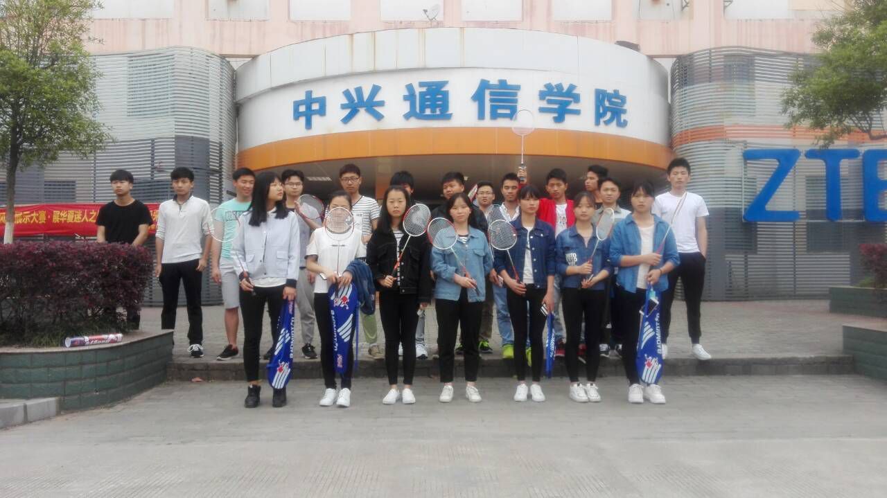ca368f******319060068de06cdc63474.jpg 物联网专业学生作品参加软件交会.jpg