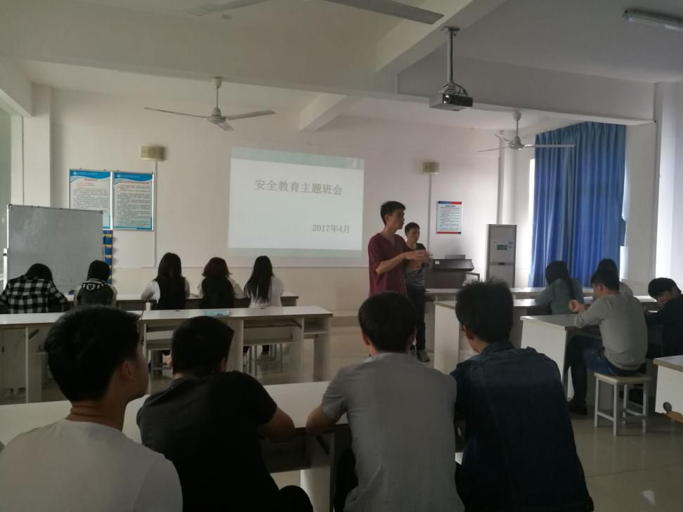 ffe623e842a******21412a5007072e05.jpg 物联网专业学生作品参加软件交会.jpg