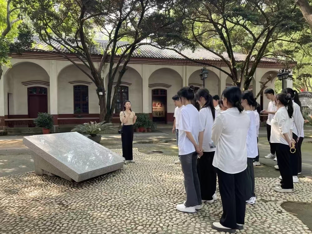 23130bc04f424072b35e88a755972628.jpg