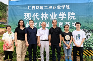 现代林业学院赴上犹看望实习学生并走访交流