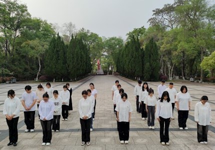 旅游与外语学院组织入党积极分子参观革命烈士纪念馆