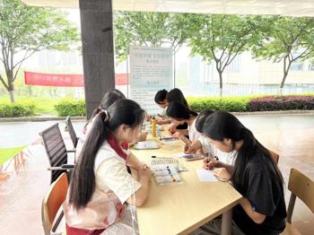           旅游与商贸学院“书信传情，光影留声”六一主题活动圆满落幕