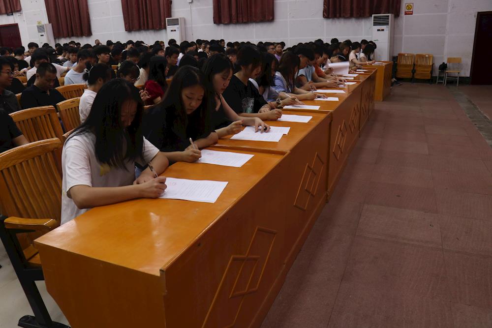 f6d1e463f5314b5f9a9a96f57db11f64.JPG f6d1e463f5314b5f9a9a96f57db11f64.JPG