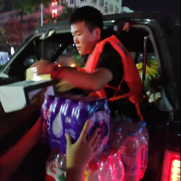 江西环境工程职业学院学生肖曾官参与河南抗洪救灾