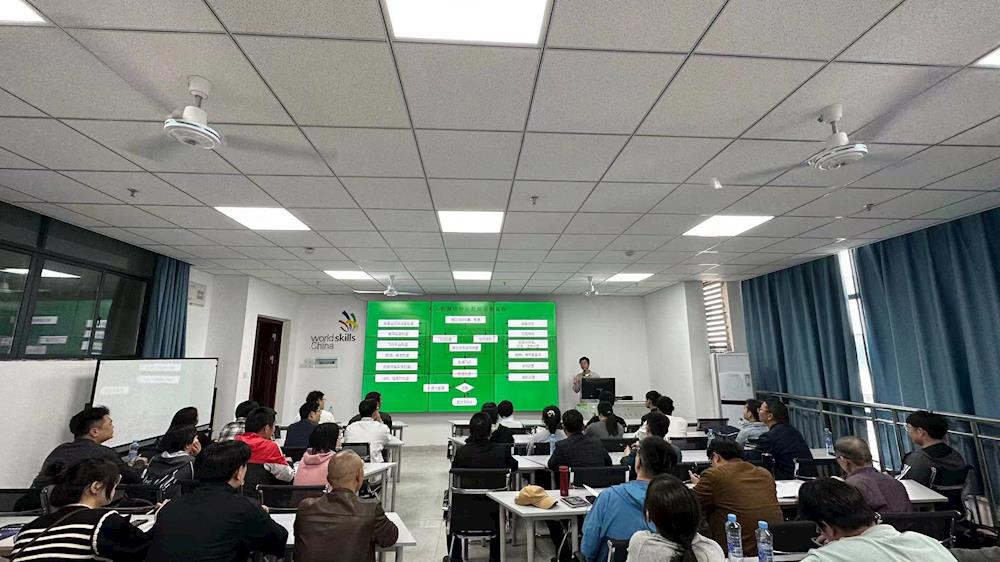 0353f246702b44ccbb95029940965414.jpg 0353f246702b44ccbb95029940965414.jpg