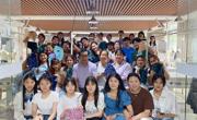 【合作交流】学院泰国留学生学习中国服装压褶工艺制作
