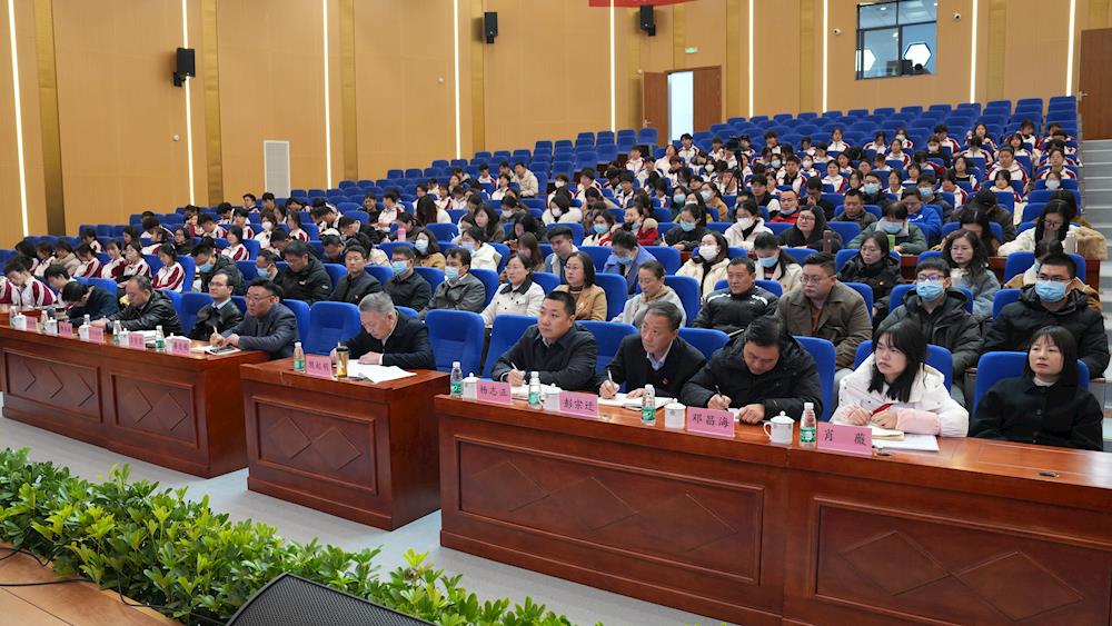 b15ea449f5504e4b89ae7b2606ecdad6.jpg b15ea449f5504e4b89ae7b2606ecdad6.jpg