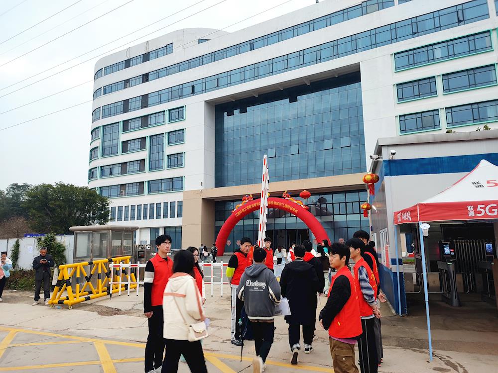 f1b07c104e174172b83d67c591c70b99.jpg f1b07c104e174172b83d67c591c70b99.jpg