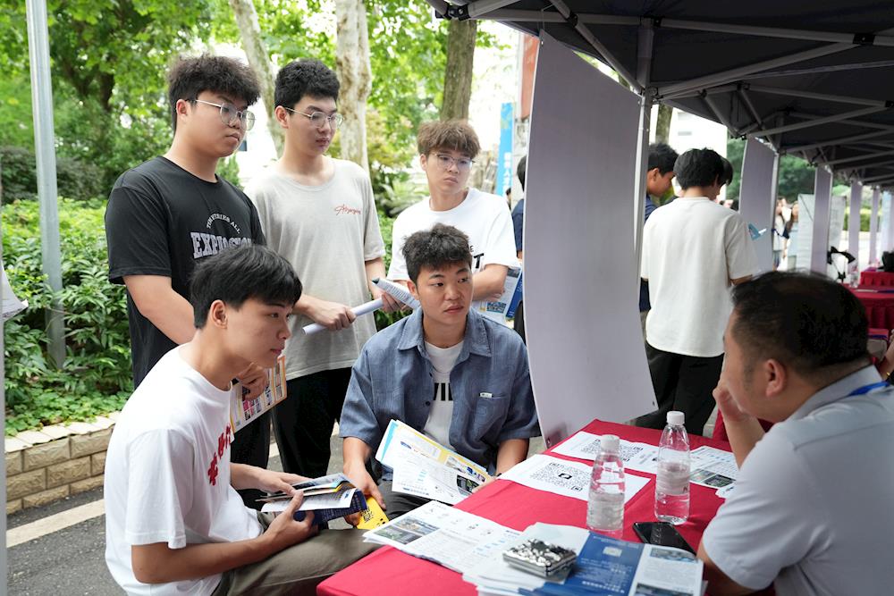 082dfa0e606448f6a22a2e93509f9140.jpg 082dfa0e606448f6a22a2e93509f9140.jpg