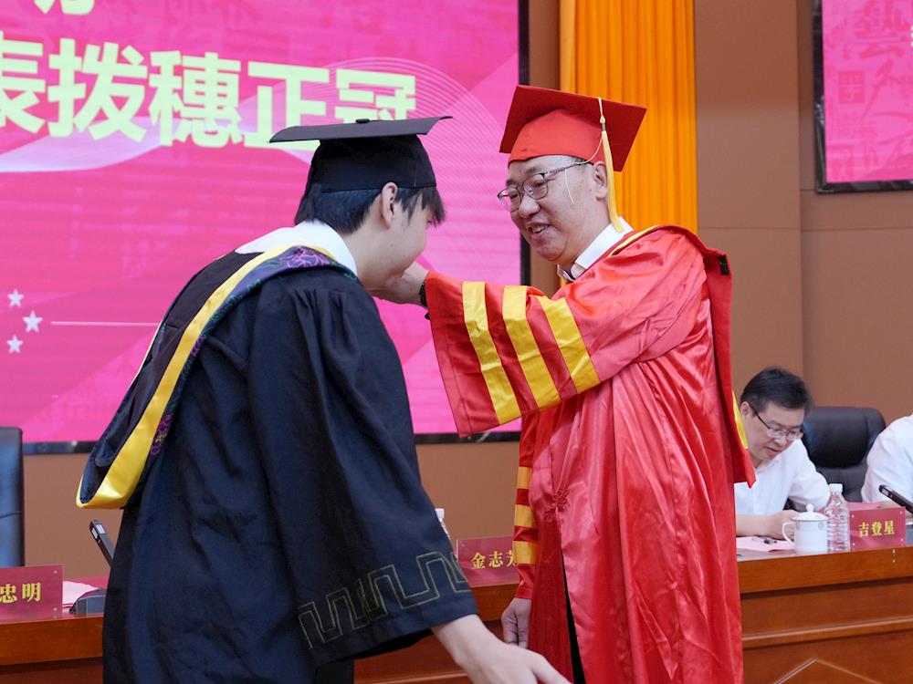b682cc309b2c433bb6da1e4791057a22.jpg b682cc309b2c433bb6da1e4791057a22.jpg