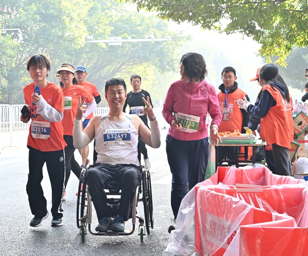 3、护航“赣马” 我们心花路放 (1)