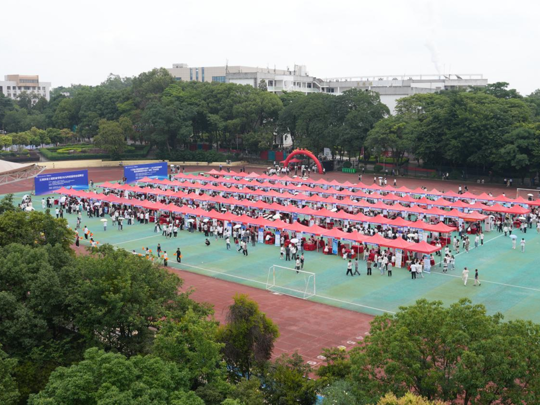 学院举办2026年校园综合招聘会