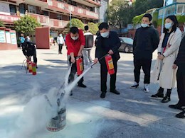 工业与设计学院联合红旗校区管委会 举行了消防安全应急演练