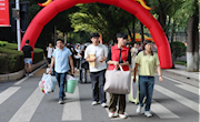 通讯与信息学院大学生党员服务中心（团总支组织部）开展“迎新生”志愿活动