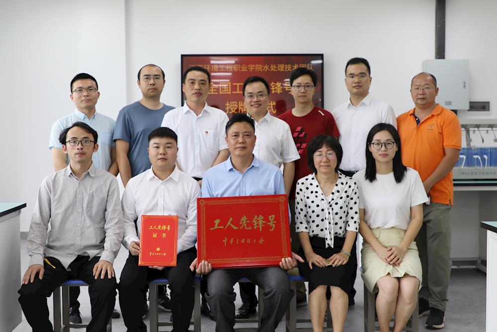 c2200d09b6ec4cf282a7af1de75e24b8.jpg c2200d09b6ec4cf282a7af1de75e24b8.jpg