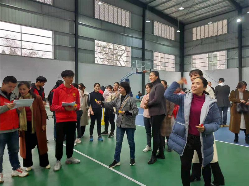 a359c59c7ed01a71bcfcdf1dcbea8292.jpg 投掷飞镖(图) (3482).jpg