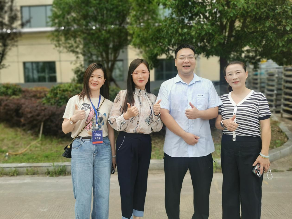 深入一线访企拓岗3
